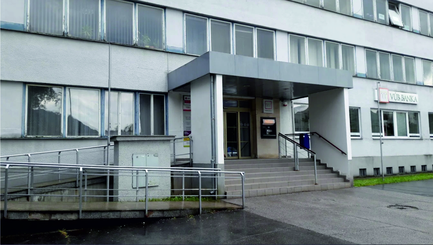 peciatky roznava budova